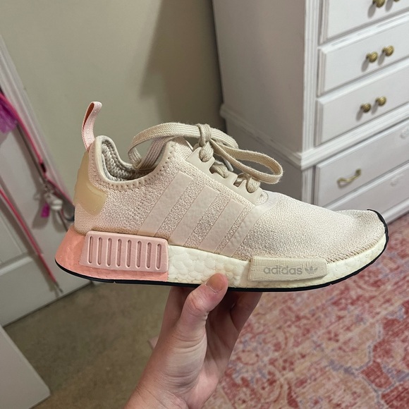light pink color scheme adidas NMD_R1 W - Picture 2 of 5
